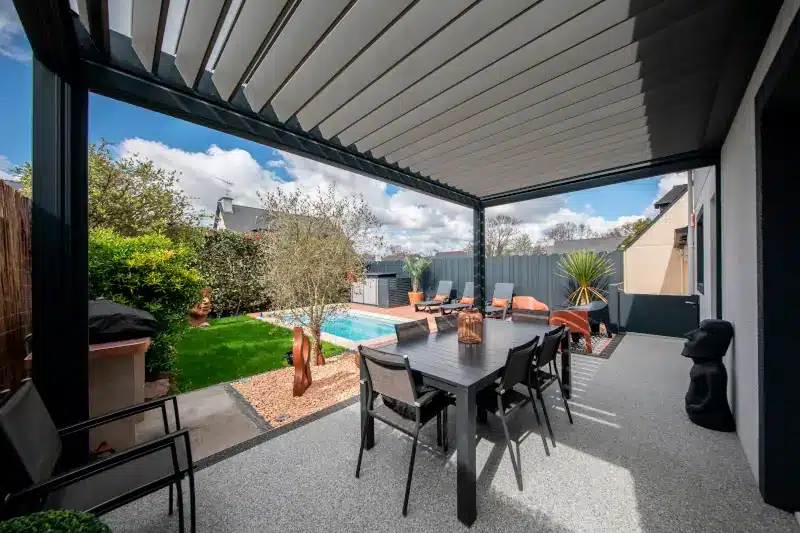 installer pergola sur mesure bioclimatique